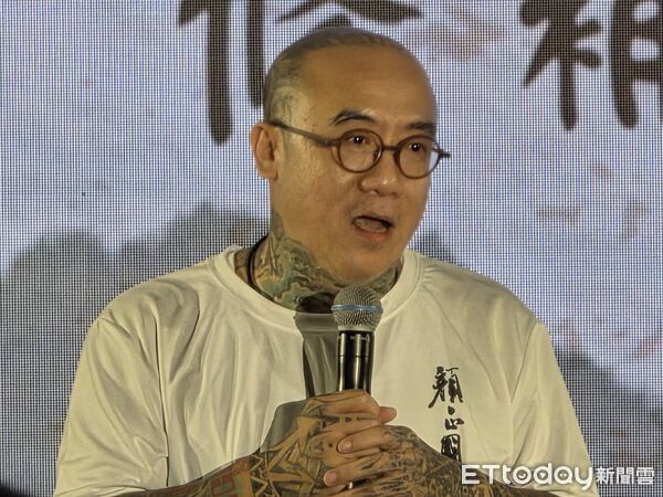 ▲顏正國告別式，鋼鐵爸，黃尚禾，書法老師。（圖／記者葉文正攝）