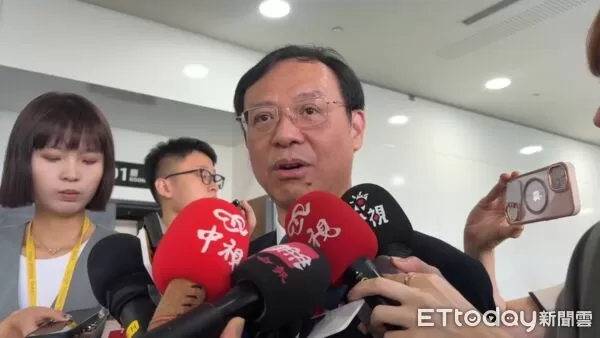 ▲▼衛福部長石崇良出席2025台灣醫學週─台灣聯合醫學會學術演講會開幕典禮。（圖／記者洪巧藍攝）