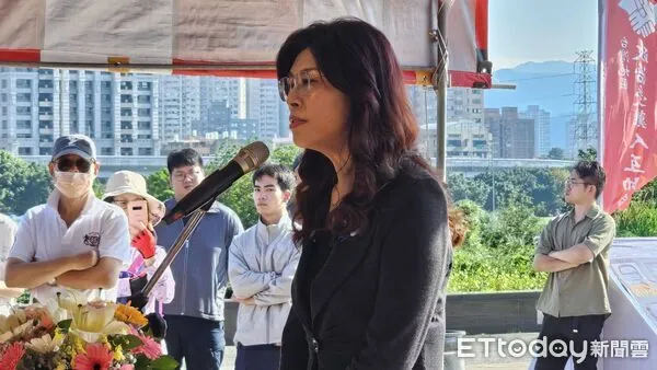 ▲國民黨主席鄭麗文8日下午出席台灣地區政治受難人互助會舉辦的2025年「五○年代白色恐怖秋祭追思慰靈大會」。（圖／記者呂佳賢攝）