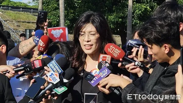 ▲▼國民黨主席鄭麗文8日下午出席台灣地區政治受難人互助會舉辦的2025年「五○年代白色恐怖秋祭追思慰靈大會」。（圖／記者呂佳賢攝）