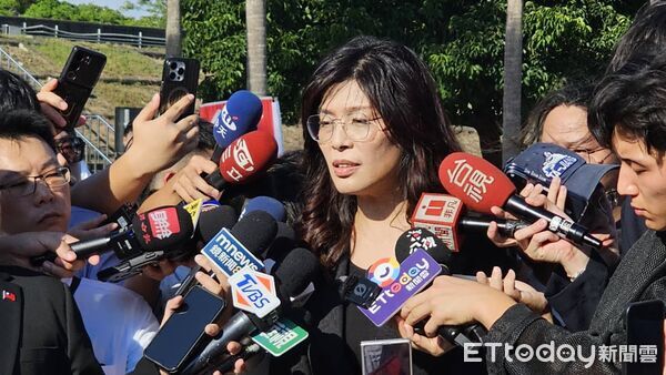 ▲▼國民黨主席鄭麗文8日下午出席台灣地區政治受難人互助會舉辦的2025年「五○年代白色恐怖秋祭追思慰靈大會」。（圖／記者呂佳賢攝）