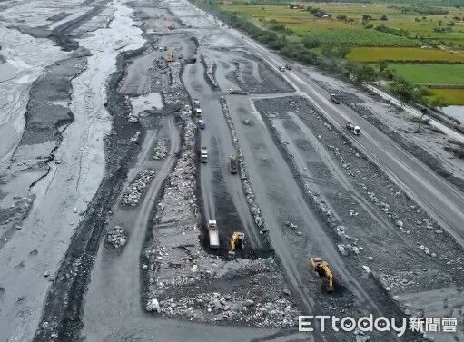 ▲自樺加沙颱風後第九河川分署累計完成疏濬190萬方，務求在豪雨來臨前完成階段性疏濬作業，增加馬太鞍溪通洪能力。（圖／第九河川分署提供，下同）