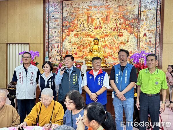 ▲農曆九月十九日是觀世音菩薩出家紀念日，台南市安平觀音亭於11月8日舉辦盛大法會及「觀音佛誕平安宴」，中午平安宴開270桌，逾2千多人與會祝壽，場面熱鬧非凡。（圖／記者林東良翻攝，下同）