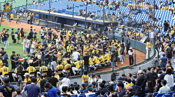 ▲▼中信兄弟感謝祭、王威晨。（圖／中信兄弟提供）