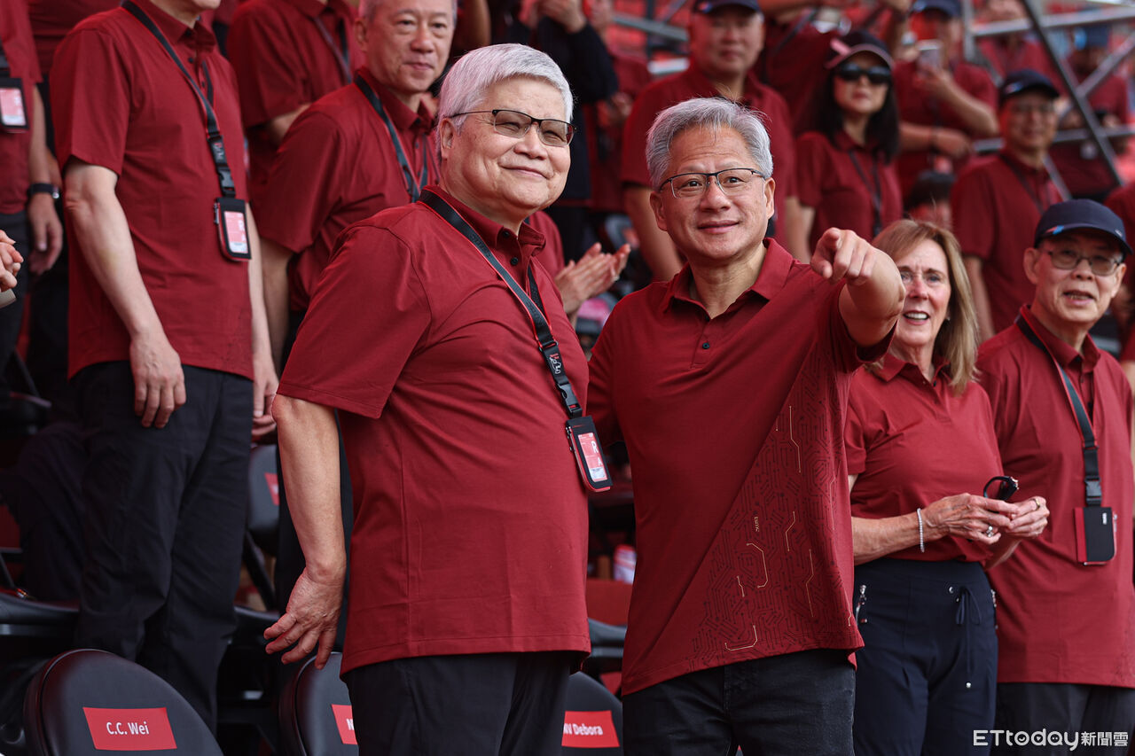 黃仁勳現身台積電運動會! 與魏哲家同台成焦點