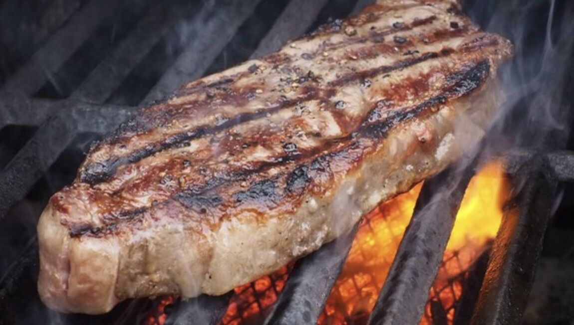 情侶台中IKEA吃爐烤牛「肉太生」吃完狂拉 食安處要查了