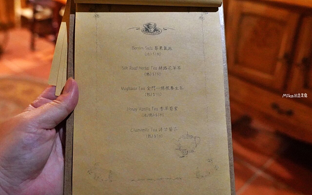 ▲▼金門「隱室．微光」咖啡館！夜間限定每周只營業三天，隱藏版古厝咖啡館、微醺調酒茶香入味搭配大人味甜點。（圖／部落客Mika提供）