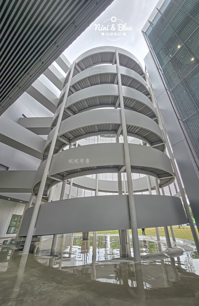 ▲▼「台中綠美圖」台灣首座結合美術館與市立圖書館的複合式文化場館。（圖／部落客NINI AND BLUE提供）