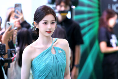 虞書欣遇泰國國喪「穿亮藍色性感禮服」！　泰網傻眼開轟：太不尊重