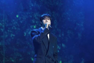 秋泳愚在台灣認出粉絲!呆萌喊「她跟我一起飛來,就坐我旁邊」