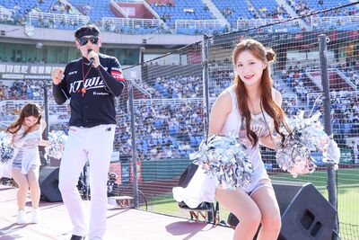 KT巫師啦啦隊金海莉、李今珠感受台灣粉絲超熱情：心情很好