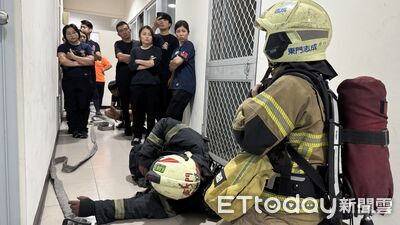 南消東門義消攜後甲、崇善中隊強化梯間佈線訓練 提升救援效率