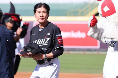 KT教頭李強喆點名3桃猿打者印象深刻　分析台韓打者不擅打變化球