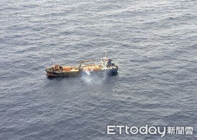 高雄外海貨輪遇險!動力喪失恐遭颱風吞噬 空勤總隊急救6船員