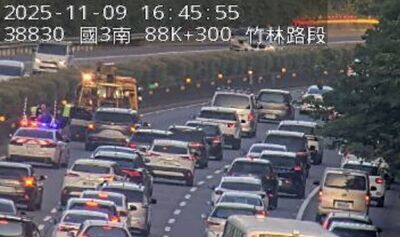 快訊／國3竹林段3車追撞　占內線回堵5Km