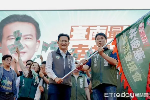 ▲林俊憲在安南區成立後援會，現場湧入逾五千名支持者，展現強大基層動能。（記者林東良翻攝，下同）