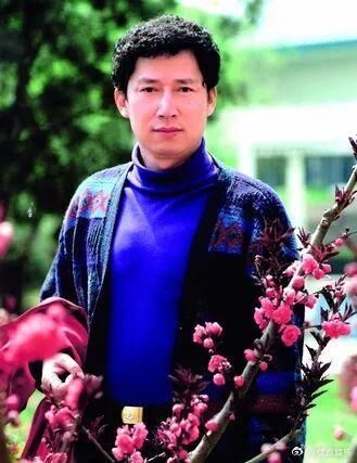 ▲▼陪好萊塢女星13年繼承千億遺產！「最牛軟飯男」李春平病逝。（圖／翻攝自微博）