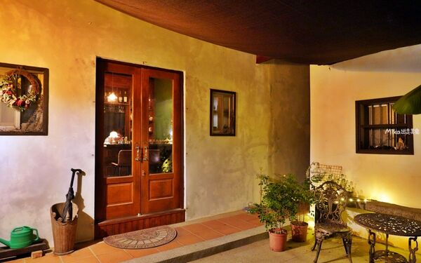 ▲▼金門「隱室．微光」咖啡館！夜間限定每周只營業三天，隱藏版古厝咖啡館、微醺調酒茶香入味搭配大人味甜點。（圖／部落客Mika提供）