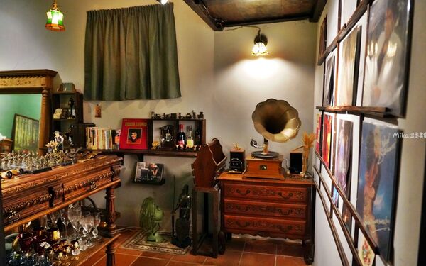 ▲▼金門「隱室．微光」咖啡館！夜間限定每周只營業三天，隱藏版古厝咖啡館、微醺調酒茶香入味搭配大人味甜點。（圖／部落客Mika提供）