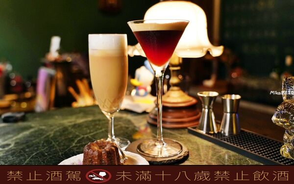 ▲▼金門「隱室．微光」咖啡館！夜間限定每周只營業三天，隱藏版古厝咖啡館、微醺調酒茶香入味搭配大人味甜點。（圖／部落客Mika提供）