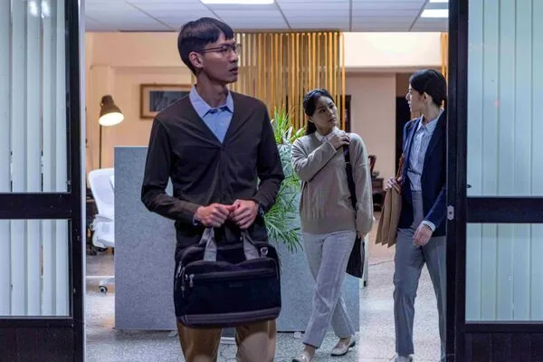 ▲李國強在《接住流星的人》與陸小芬有多場對手戲。（圖／大愛電視台提供）