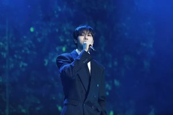 ▲▼秋泳愚在台灣認出粉絲！呆萌喊「她跟我一起飛來，就坐我旁邊」。（圖／D-SHOW提供）