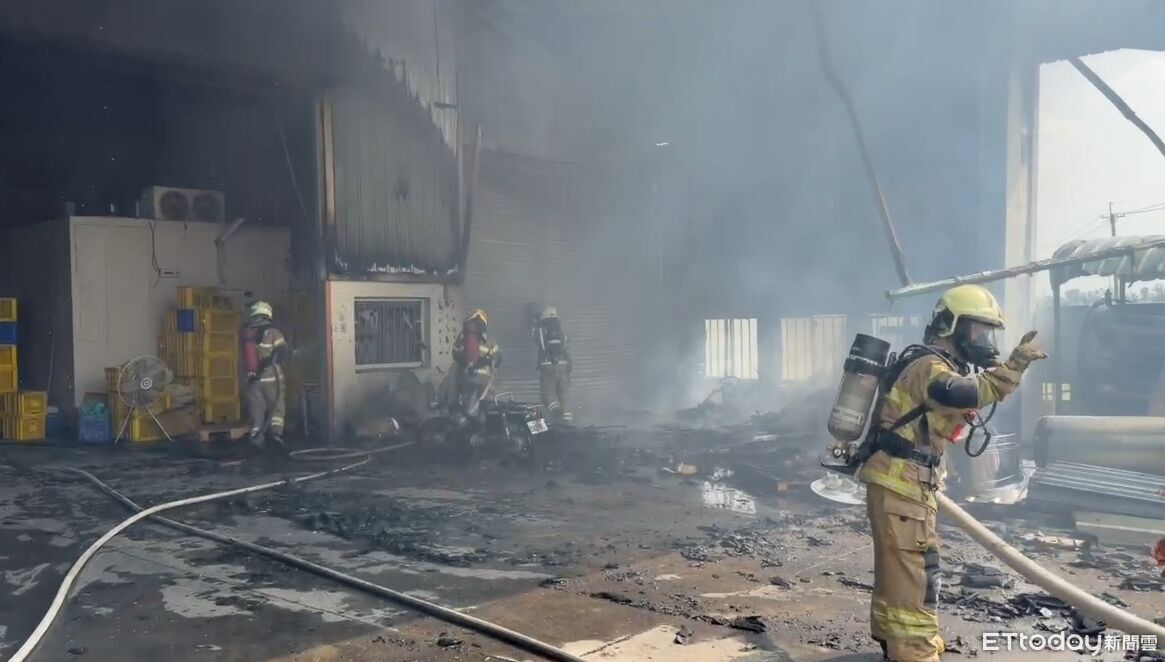 快訊/台南後壁碾米廠火警!警消救出1人 持續灌救中