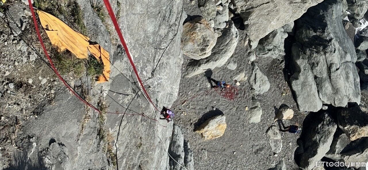 花蓮象鼻隧道女遊客落水！黑鷹吊掛送醫無生命跡象　4人受困獲救