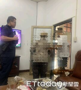 87歲嬤拿雨傘當拐杖迷路街頭　東港警貼心泡茶安撫助團圓