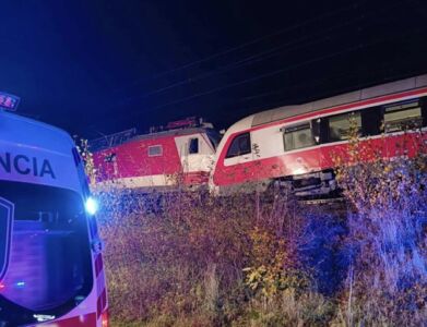 斯洛伐克兩列火車追撞！　數十乘客輕重傷
