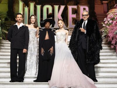 亞莉安娜古董衣上身當夢幻女巫　連換Givenchy禮服宣傳新片