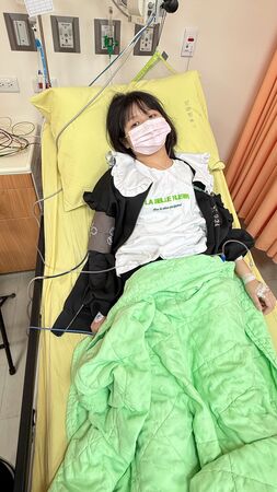 ▲▼妮妮身體不適住院。（圖／翻攝自Facebook／Nico品筠&Kim京燁 【那對夫妻】）