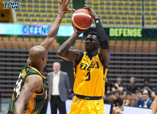 ▲雲豹麥卡洛、特攻阿巴西。（圖／TPBL職籃提供）