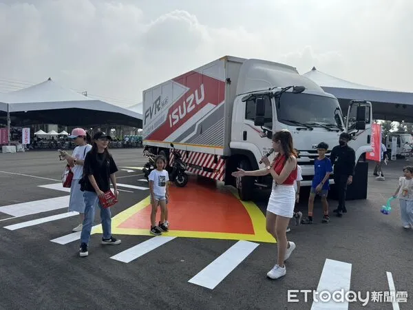 ▲2025 ISUZU運轉職人挑戰賽於大台南會展中心旁登場，吸引貨卡駕駛齊聚參賽。（記者林東良翻攝，下同）