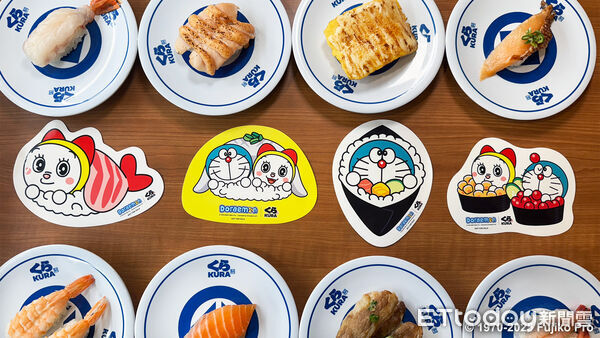▲結束吉伊卡哇聯名活動後，藏壽司宣布首度與日本人氣動漫「哆啦A夢」合作，推出13款壽司主題扭蛋，11月14日登場。（圖／藏壽司提供）