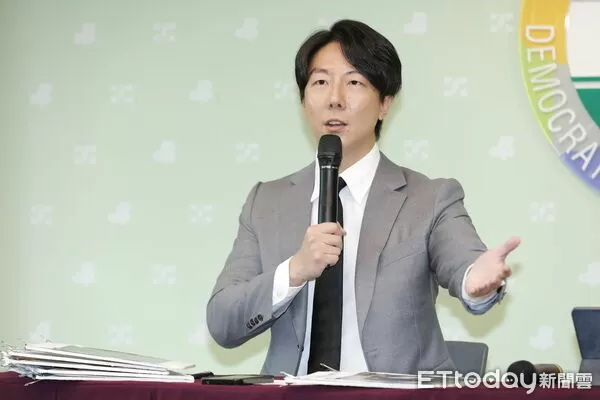 ▲▼民進黨召開「鄭麗文敵我不分，配合統戰共諜變烈士」記者會，發言人吳崢、韓瑩痛批甫就任國民黨主席的鄭麗文參加共諜祭奠儀式。（圖／記者湯興漢攝）