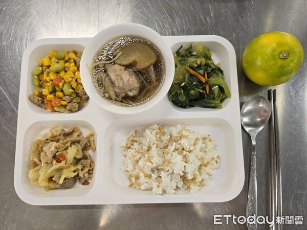 ▲台南市校園午餐恢復使用可溯源國產豬，推出「好吃豬」節氣料理。（記者林東良翻攝，下同）
