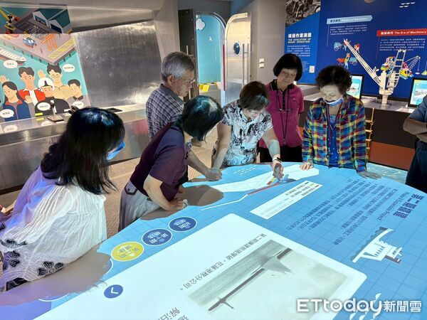 ▲環境教育教學人員培訓課程-教案複習。(圖／花蓮港務分公司提供，下同）