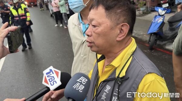 ▲▼高雄寶珠里活動中心陷火海　黑煙衝天波及雙B嚇人畫面曝。（圖／記者吳世龍攝）