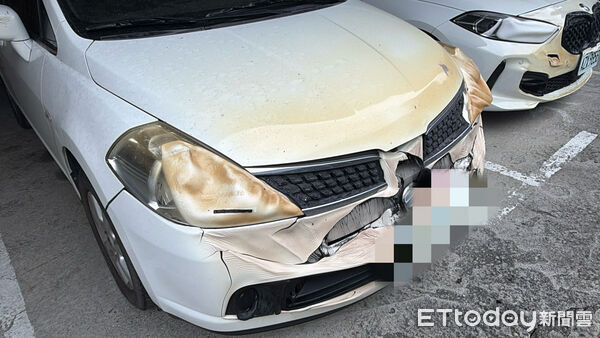 ▲▼高雄寶珠里活動中心陷火海　黑煙衝天波及雙B嚇人畫面曝。（圖／記者吳世龍攝）