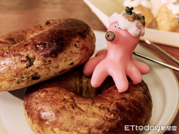 ▲▼「好丘 GOOD CHO&rsquo;S」跨界攜手日本服飾品牌「URBAN RESEARCH」推出期間限定聯名活動。（圖／好丘 GOOD CHO&rsquo;S提供）