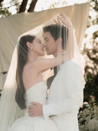 ▲▼15克拉鑽戒套牢！泰女神Mai甜嫁7年演員男友。（圖／翻攝自IG）