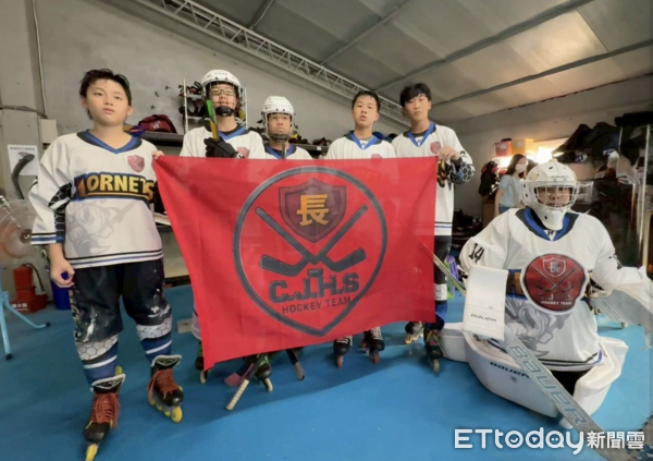 ▲台南市長榮中學直排輪曲棍球隊首次參加市長盃即奪亞軍，展現驚人氣勢。（記者林東良翻攝，下同）