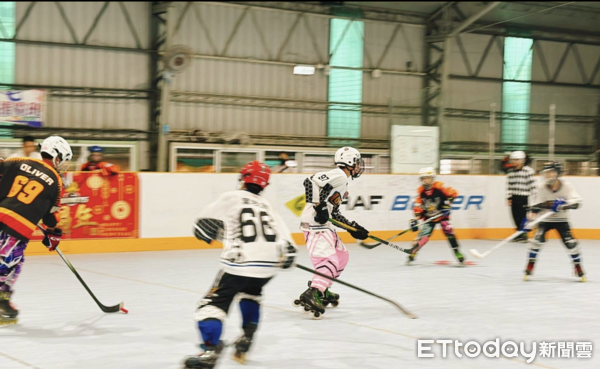 ▲台南市長榮中學直排輪曲棍球隊首次參加市長盃即奪亞軍，展現驚人氣勢。（記者林東良翻攝，下同）