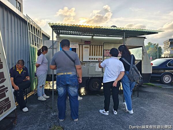 ▲▼宜蘭壯圍隱藏版美食「吳記米腸包香腸」！炭烤臘肉拼盤香氣爆棚，宜蘭宵夜必吃。（圖／部落客darren提供）