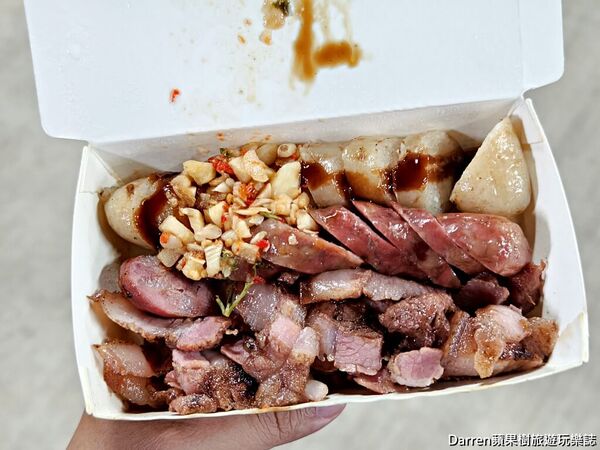 ▲▼宜蘭壯圍隱藏版美食「吳記米腸包香腸」！炭烤臘肉拼盤香氣爆棚，宜蘭宵夜必吃。（圖／部落客darren提供）