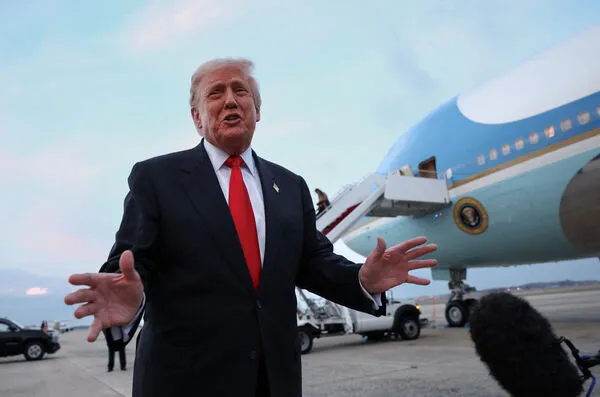 ▲▼美國總統川普9日返回華府。（圖／路透）