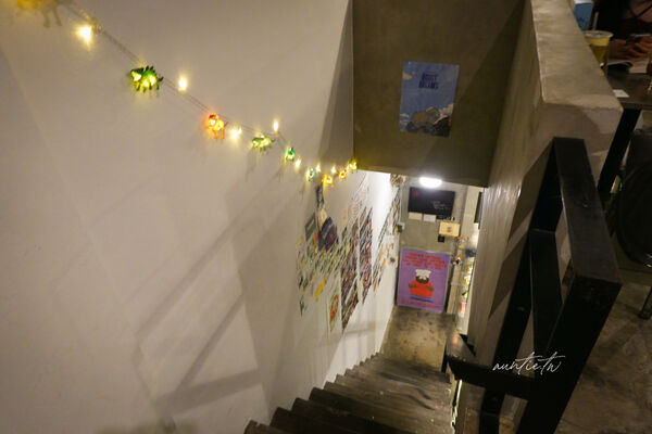 ▲▼新北板橋深夜咖啡廳「ssSip late-night space」有貓咪、拿坡里披薩跟好吃布丁。（圖／部落客水晶提供）