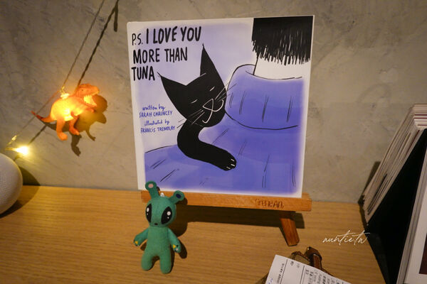 ▲▼新北板橋深夜咖啡廳「ssSip late-night space」有貓咪、拿坡里披薩跟好吃布丁。（圖／部落客水晶提供）