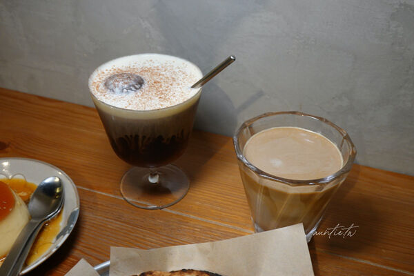 ▲▼新北板橋深夜咖啡廳「ssSip late-night space」有貓咪、拿坡里披薩跟好吃布丁。（圖／部落客水晶提供）